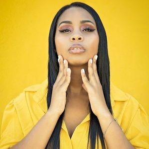 Meet your Posher, Beatriz